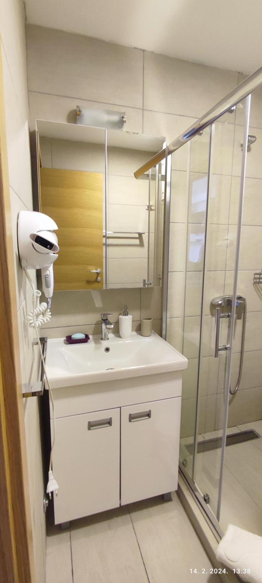 Standard Lux U Kraljevim Cardacima *